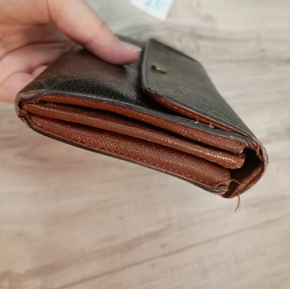 Louis Vuitton Sarah Leather Wallet - Picture 8 of 14